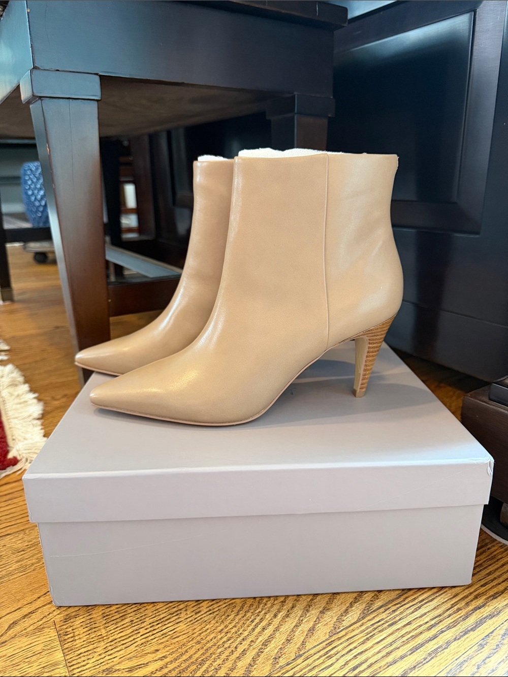 NWT! Botkier New York “Teagan” Taupe/Beige Pointed Toe Stiletto Ankle Booties